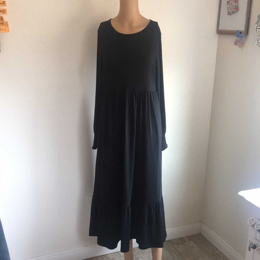 SOLD Black maxi dress ZESICA size S